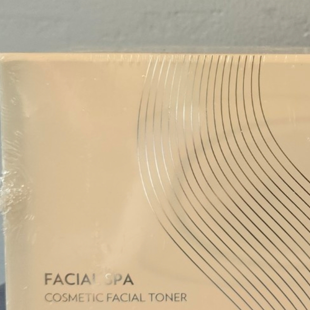 Facial Spa Cosmetic Toner - Cream